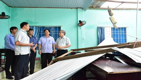 Chủ tịch UBND tỉnh Thừa Thiên Huế kiểm tra trường học ở huyện Phú Vang