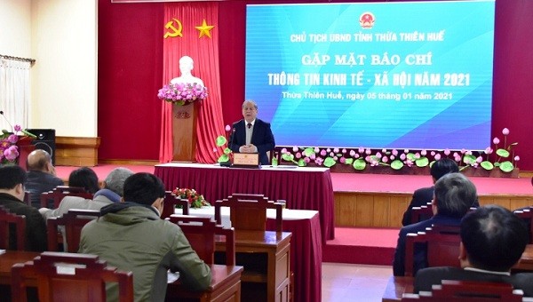 Chủ tịch UBND tỉnh Phan Ngọc Thọ phát biểu tại buổi gặp mặt