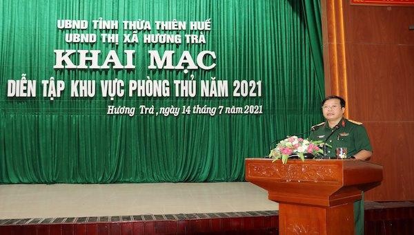 Thượng tá Ngô Nam Cường, UVTV Tỉnh ủy, Chỉ huy trưởng Bộ CHQS tỉnh, Phó Ban Thường trực Ban chỉ đạo diễn tập KVPT tỉnh phát biểu chỉ đạo hội nghị