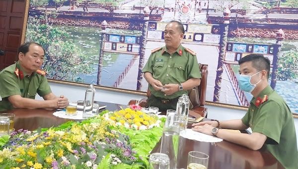 Đại tá Lê Văn Vũ- Phó Giám đốc Công an tỉnh Thừa Thiên Huế chủ trì tổ chức thông báo kết quả điều tra ban đầu vụ án tham ô tài sản tại Cảng hàng không quốc tế Phú Bài