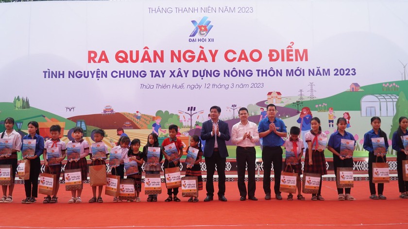 Năm nay Thừa Thiên Huế được Trung ương Đoàn chọn tổ chức điểm "Tình nguyện chung tay xây dựng nông thôn mới"