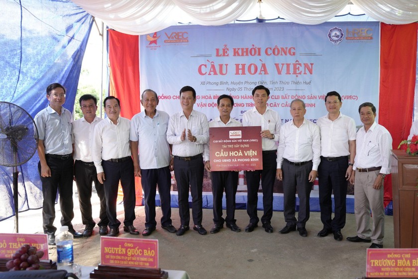 Câu lạc bộ BĐS Việt Nam tài trợ xây dựng cầu Hoà Viện