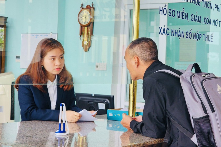 Hoạt động tại bộ phận một cửa ở Cục thuế tỉnh Thừa Thiên Huế