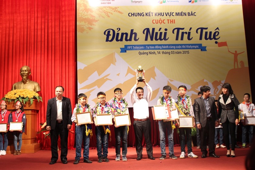 Giải nhất với chiếc Cup vàng đã thuộc về Trường THCS Nguyễn Tất Thành - Hưng Yên 