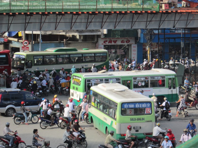 Mổ xẻ các giải pháp giảm ùn tắc, tai nạn giao thông tại TP Hồ Chí Minh