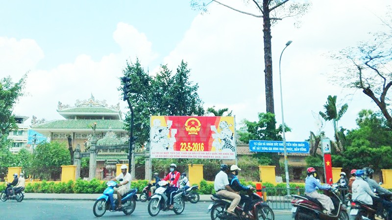 Trục đường này có di tích kiến trúc nghệ thuật quốc gia lăng Tả quân Lê Văn Duyệt.