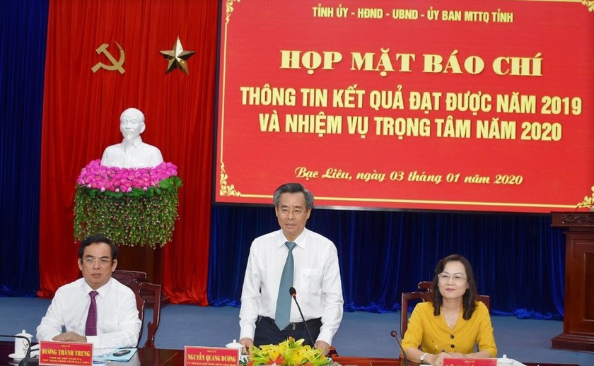 Ông Nguyễn Quang Dương - UVTW Đảng, Bí thư Tỉnh ủy phát biểu tại buổi họp mặt báo chí.