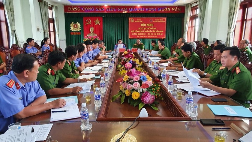 Trại giam Kênh 7 - Cục 10, Bộ Công an và Viện kiểm sát nhân dân tỉnh Kiên Giang tổ chức Hội nghị sơ kết 18 tháng thực hiện Quy chế phối hợp.