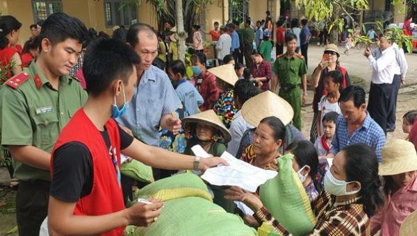 Công đoàn Công an Kiên Giang tổ chức Phiên chợ “không đồng” vì người nghèo