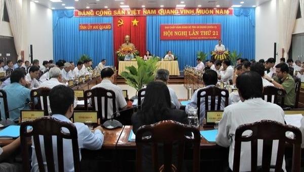 Bà Võ Thị Ánh Xuân - Bí thư Tỉnh ủy  An Giang chủ trì hội nghị lần thứ 21 Ban Chấp hành Đảng bộ tỉnh.