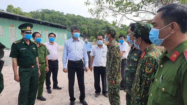 Đoàn công tác của UBND tỉnh Kiên Giang kiểm tra thực tế công tác cách ly phòng dịch Covid-19 tại TP Hà Tiên.