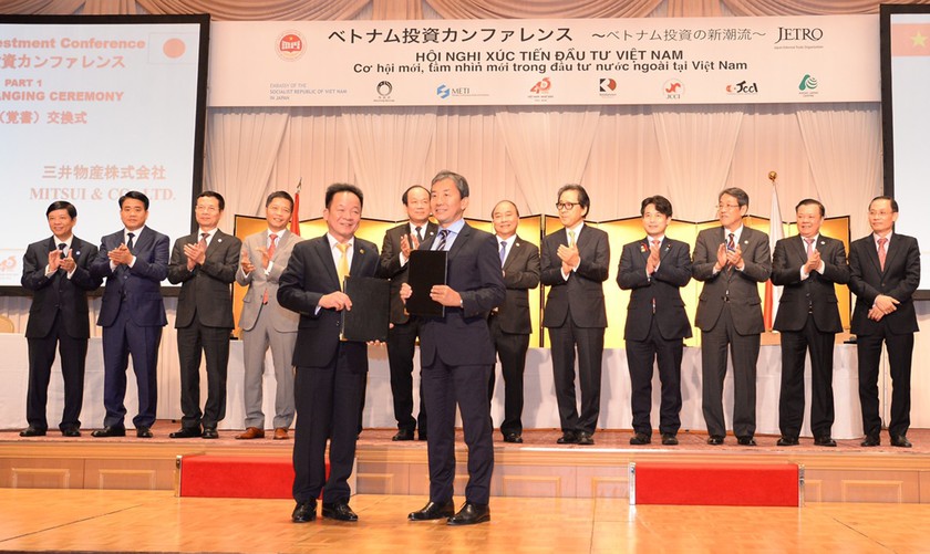 Chủ tịch Tập đoàn T&T Group Đỗ Quang Hiển và Lãnh đạo Tập đoàn Mitsui trao Thỏa thuận hợp tác toàn diện