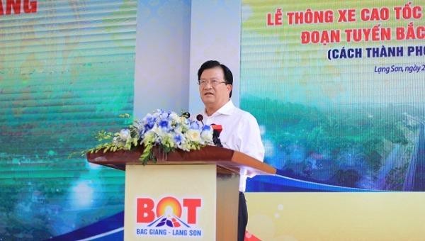 Phó Thủ tướng Trịnh Đình Dũng phát động lễ thông xe