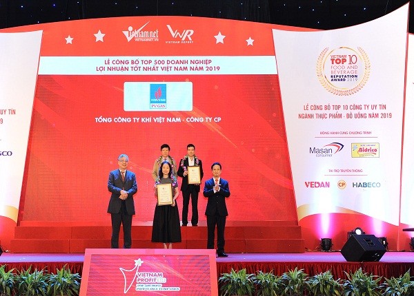 PV GAS nhận chứng nhận Top doanh nghiệp lợi nhuận tốt nhất Việt Nam – 2019