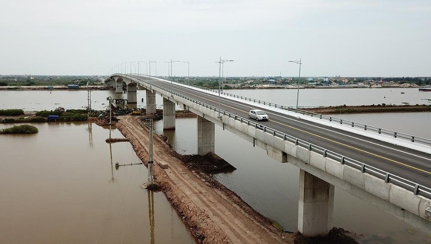 Cầu Thịnh Long dài hơn 2,3km vướt sông Ninh Cơ