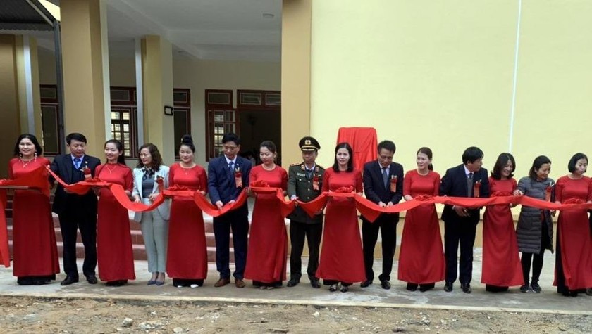 Lễ cắt băng khánh thành công trình Nhà bán trú Trường PTDT bán trú Tiểu học và Trung học cơ sở Phiêng Pằn.