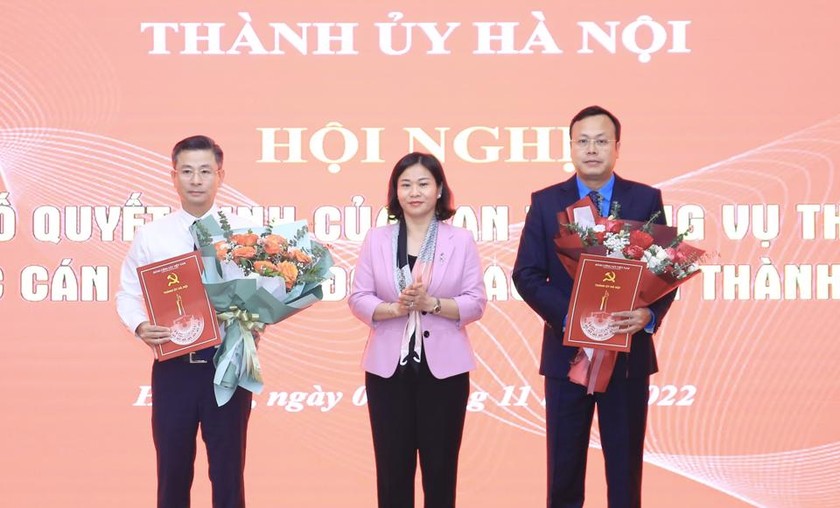 Ông Nguyễn Phi Thường (bên trái), Tân Giám đốc Sở GTVT Hà Nội