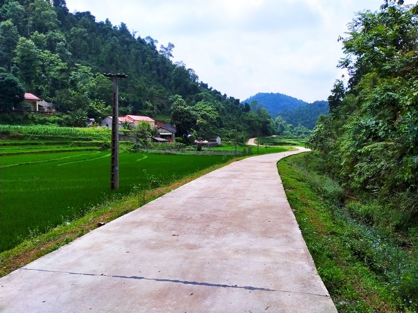 Đường giao thông nông thôn tại xã Song Giang, huyện Văn Quan (Ảnh: Minh Hữu)