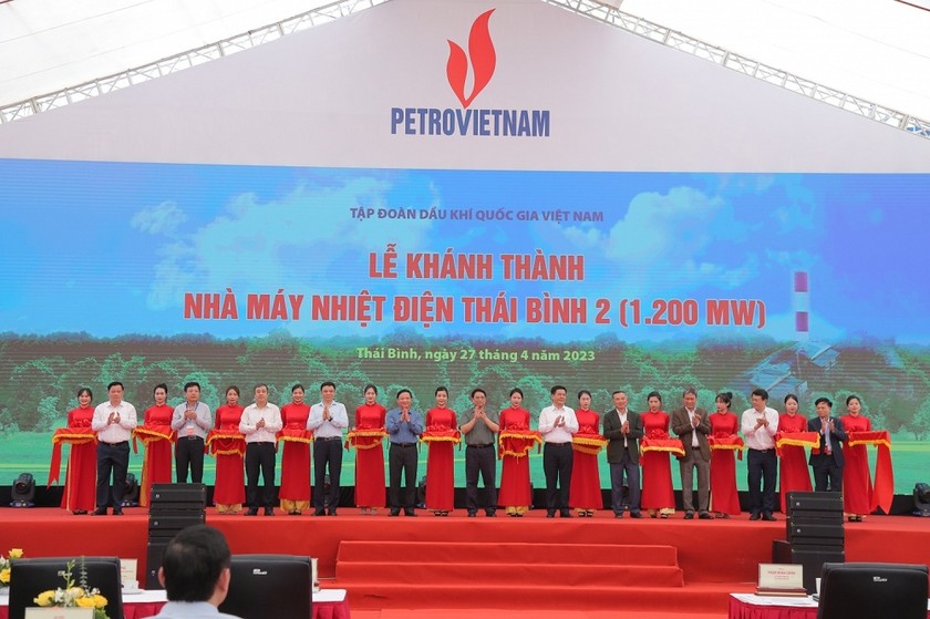 Lãnh đạo Đảng, Nhà nước và PVN cắt băng khánh thành NMNĐ Thái Bình 2.