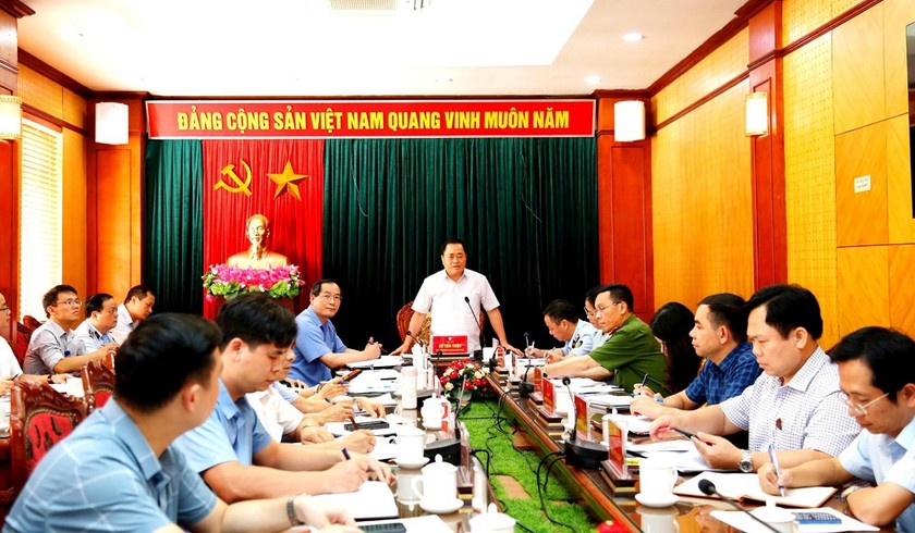Ông Hồ Tiến Thiệu - Chủ tịch UBND tỉnh Lạng Sơn chủ trì cuộc họp triển khai công tác ngăn chặn, phát hiện, xử lý các trường hợp vận chuyển trái phép gia cầm, sản phẩm gia cầm qua biên giới.