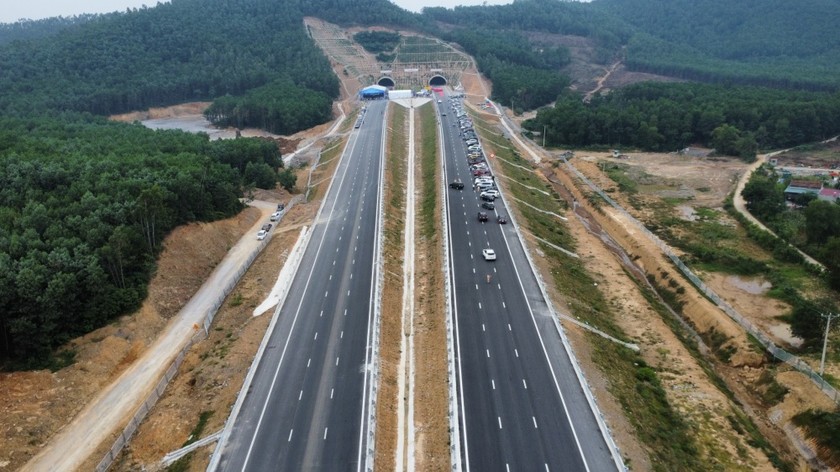 Dự án Quốc lộ 45 - Nghi Sơn và Nghi Sơn - Diễn Châu chính thức được khánh thành, đưa vào sử dụng.