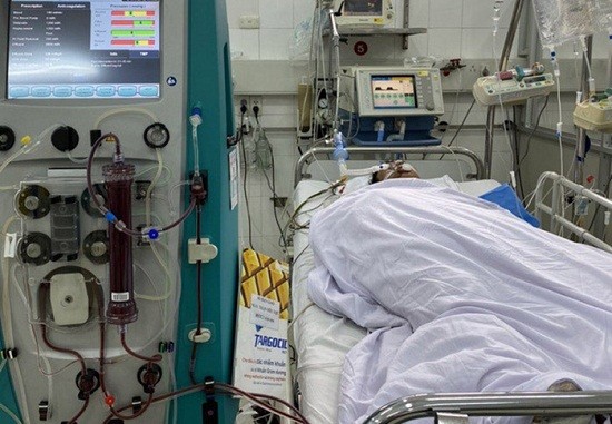 Hiện anh Tuấn đang được điều trị tại Bệnh viện Việt Đức (Hà Nội)