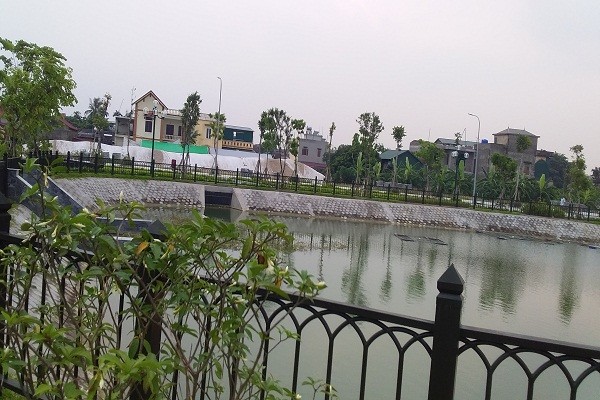 Hồ nước nằm trong công trình Khu dân cư thương mại và chợ Phú Lộc nơi xảy ra tai nạn