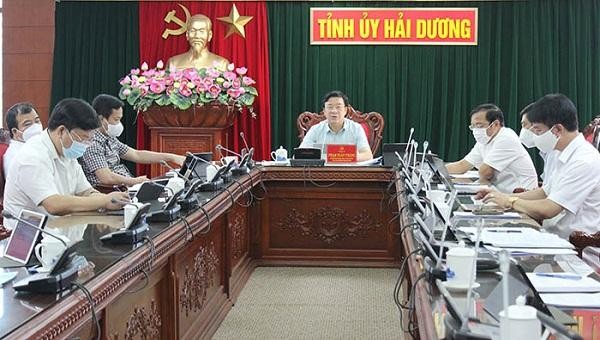 Ông Phạm Xuân Thăng - Bí thư Tỉnh ủy chủ trì cuộc họp sáng 18/8 của Thường trực Tỉnh ủy Hải Dương.