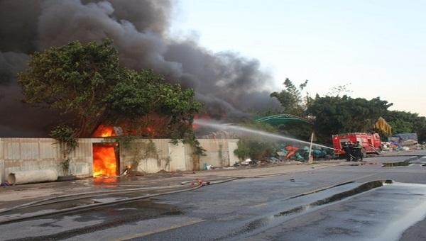 Vụ hỏa hoạn xảy ra tại Công ty TNHH Hồng Ngọc