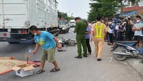Vụ tai nạn nghiêm trọng xảy ra trên QL37 trên địa bàn xã Thanh Quang (huyện Nam Sách, Hải Dương (ảnh Dương Hòa)