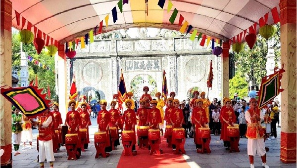 Lễ hội mùa thu năm nay dự kiến diễn ra từ ngày 24/9 đến 4/10 (tức 10/8 đến 20/8 âm lịch) với 8 nghi lễ chính diễn ra tại cả hai di tích Côn Sơn và Kiếp Bạc. 