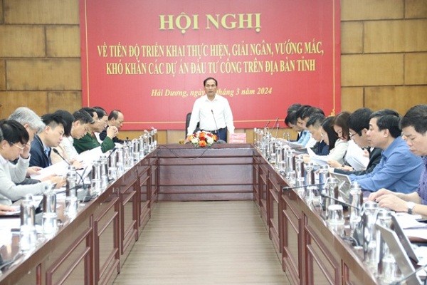 Ông Lư Văn Bản, Phó Chủ tịch UBND tỉnh Hải Dương yêu cầu các sở, ngành, địa phương đẩy nhanh tiến độ đầu tư công năm 2024.