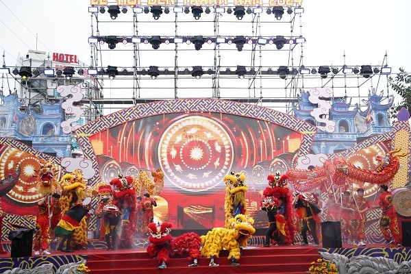 Lễ hội năm nay đặc biệt ý nghĩa khi di tích kiến trúc nghệ thuật quốc gia đền Tranh được công nhận là điểm du lịch.