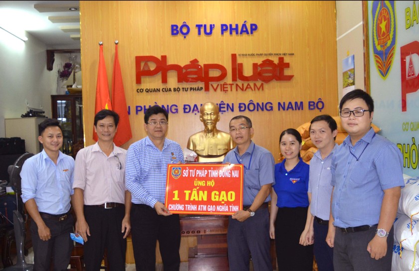 Sở Tư pháp tỉnh Đồng Nai đồng hành cùng chương trình ATM gạo do Báo Pháp luật Việt Nam phát động lần đầu năm 2020.