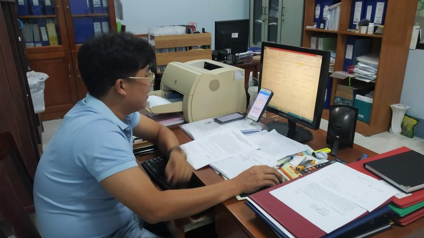 Tổ hỗ trợ tỉnh Bình Thuận tổng hợp danh sách người dân về từ TP HCM .