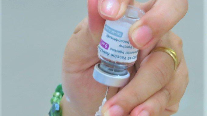 Thường trực Tỉnh ủy Bình Dương chỉ đạo triển khai thực hiện nhanh Chương trình tiêm vaccine, tiêm hết vaccine được phân bổ.