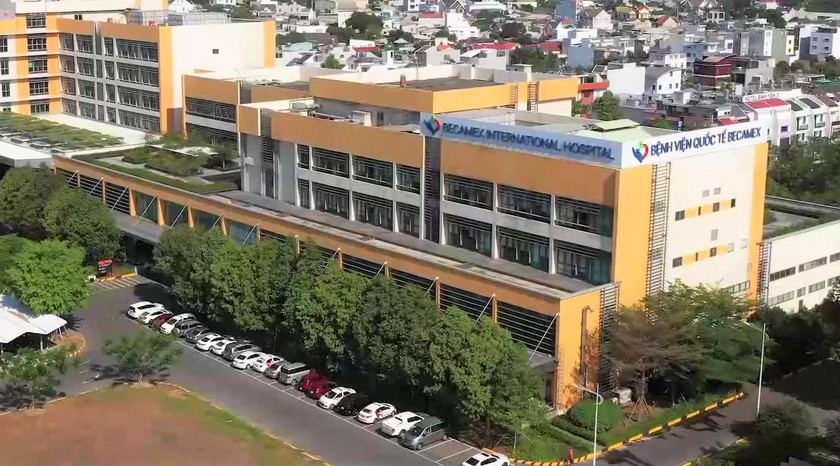 Bệnh viện dã chiến Hồi sức cấp cứu tỉnh Bình Dương nằm trong khuôn viên Bệnh viện Quốc tế Becamex.