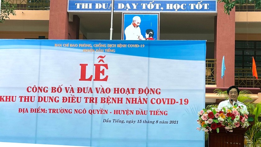 Ông Nguyễn Hoàng Thao - Phó Bí thư Tỉnh uỷ phát biểu tại lễ công bố đưa vào hoạt động Khu điều trị bệnh nhân COVID-19 huyện Dầu Tiếng.