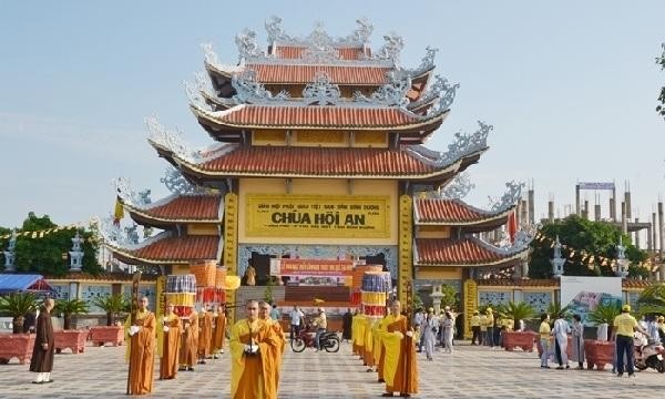 Tại Chùa Hội An (phường Hòa Phú, TP.Thủ Dầu Một) sẽ tổ chức Lễ cầu siêu và thắp 2.600 ngọn nến tưởng niệm