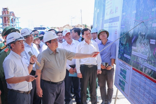 Thủ tướng nghe báo cáo tiến độ dự án đường cao tốc Biên Hòa - Vũng Tàu