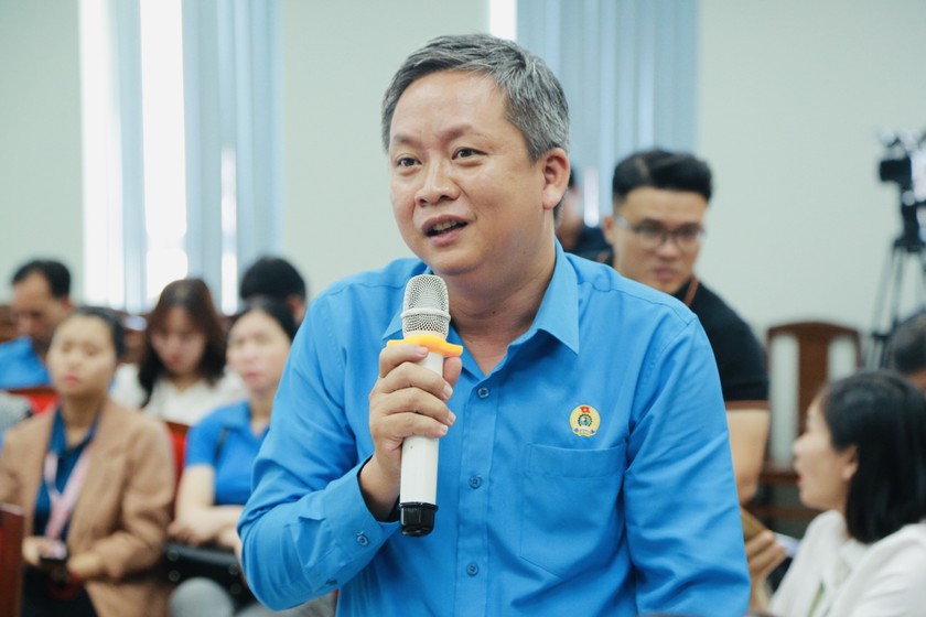 Chủ tịch LĐLĐ huyện Nhơn Trạch Dương Quốc Bình phát biểu tại Hội nghị