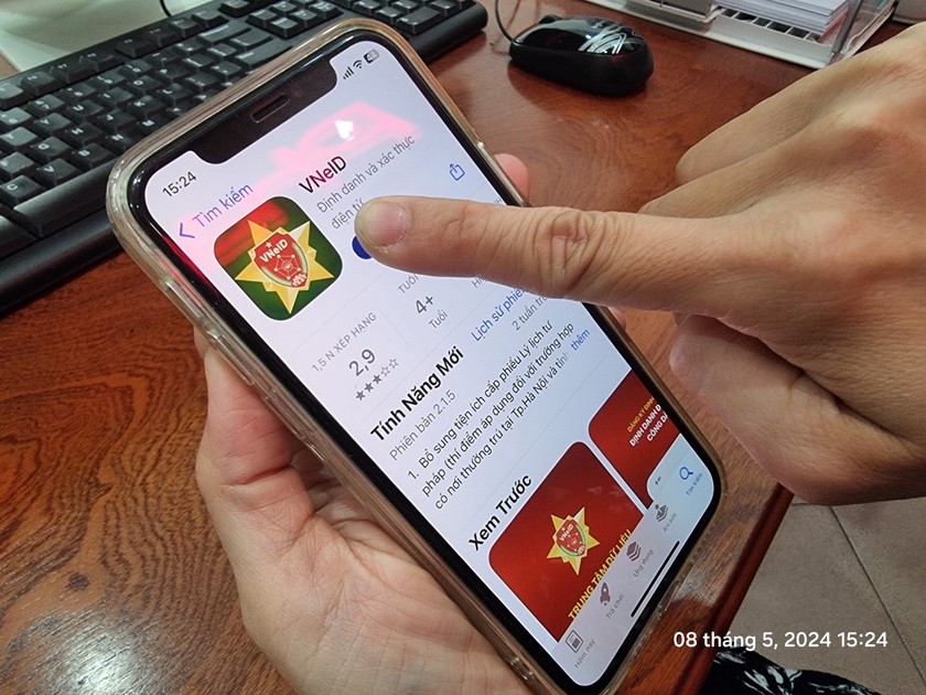 Công an tỉnh Bình Dương khuyến cáo người dân chỉ cài đặt ứng dụng VNeID từ nguồn chính thống trên App Store và CH Play.