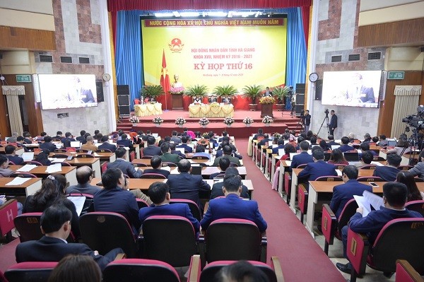 Kỳ họp 16,HĐND tỉnh khóa XVII, nhiệm kỳ 2016 - 2021. Ảnh: Hồng Minh - Hoàng Huyền 