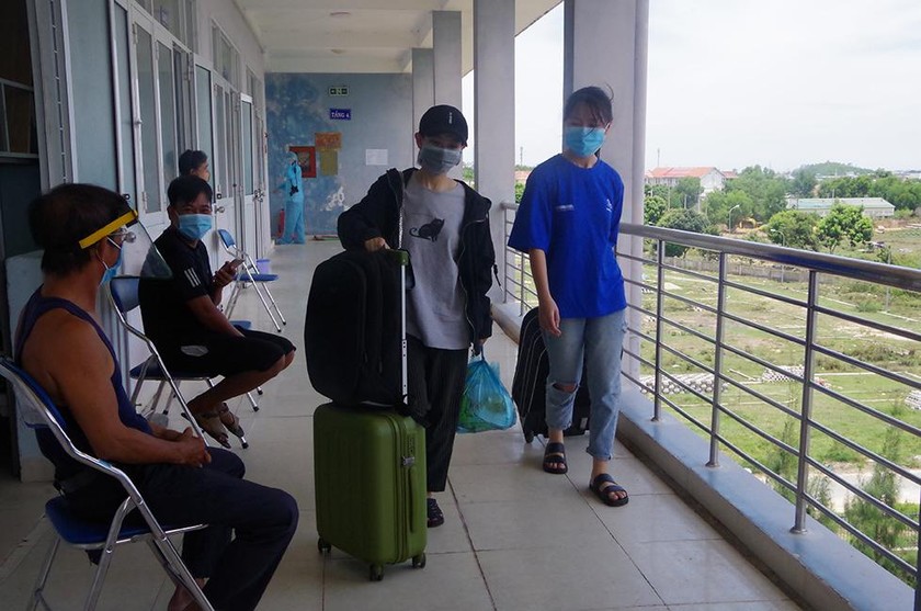 Đón 341 người dân 'mắc kẹt' ở Đà Nẵng về Quảng Ngãi 