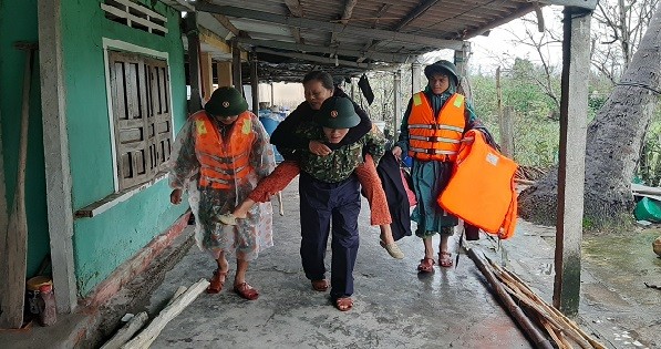 Quảng Nam: Tạm dừng hoạt động tàu thuyền để ứng phó bão số 13