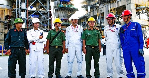 Phòng An ninh kinh tế Công an tỉnh Quảng Ngãi thường xuyên phối hợp các đơn vị nghiệp vụ bảo đảm an ninh, an toàn Nhà máy lọc dầu Dung Quất.