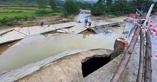Tuyến đường tỉnh ĐT.624 – Trung tâm xã Ba Điền, huyện Ba Tơ bị hư hỏng nghiêm trọng.