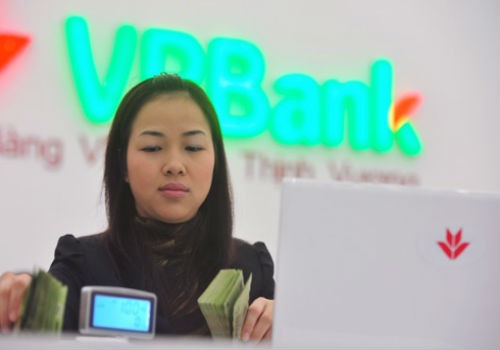 Miễn giảm lãi suất cho 2 khách hàng “tố” ngân hàng VPBank cho vay “nặng lãi”?