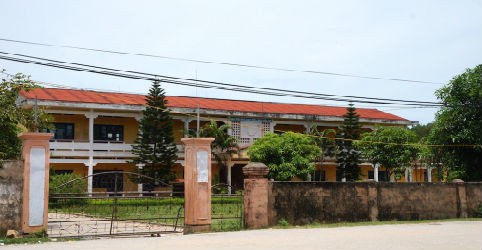  Trường THCS Nghi Thiết đóng cửa im lìm 