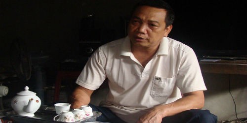 Ông Hà Huy Sơn bức xúc phản ánh với PV khi mua phải bê tông kém chất lượng 
